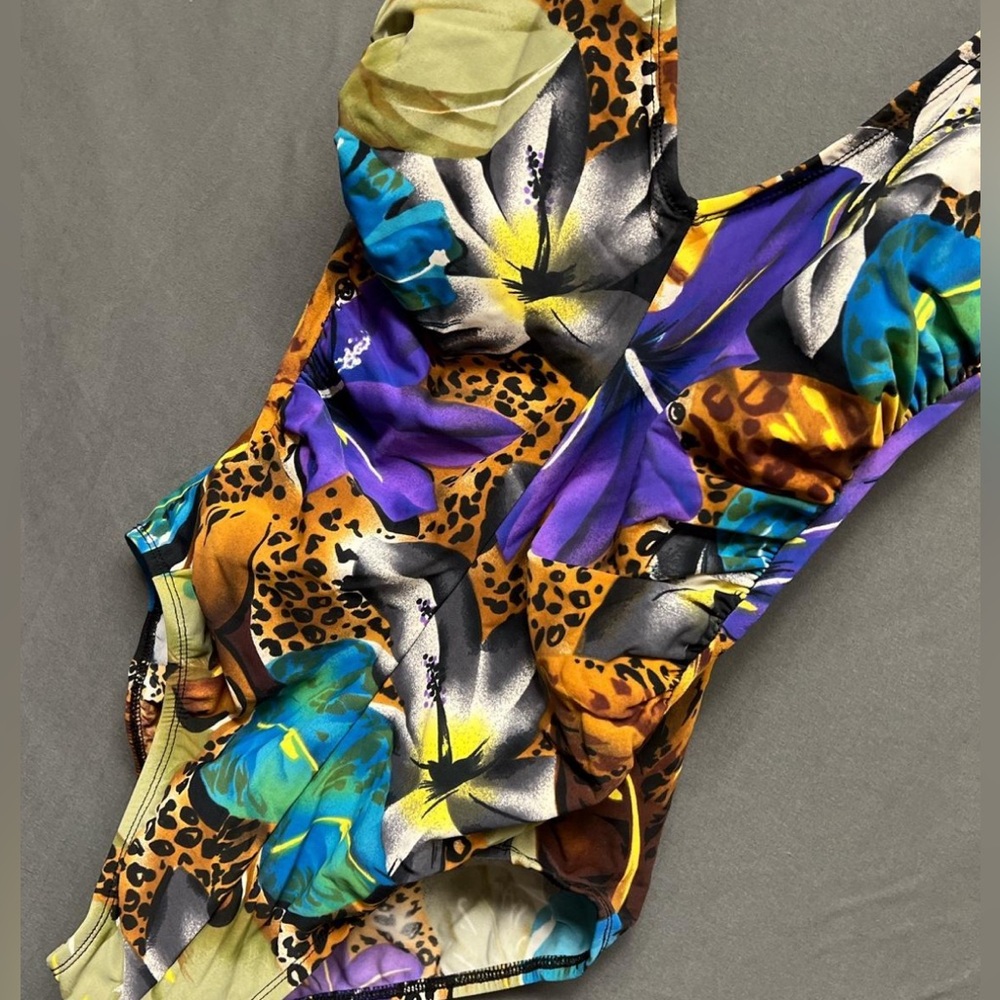 Vintage swimsuit one piece swimsuit animal print suit flowers, 6-8 woman